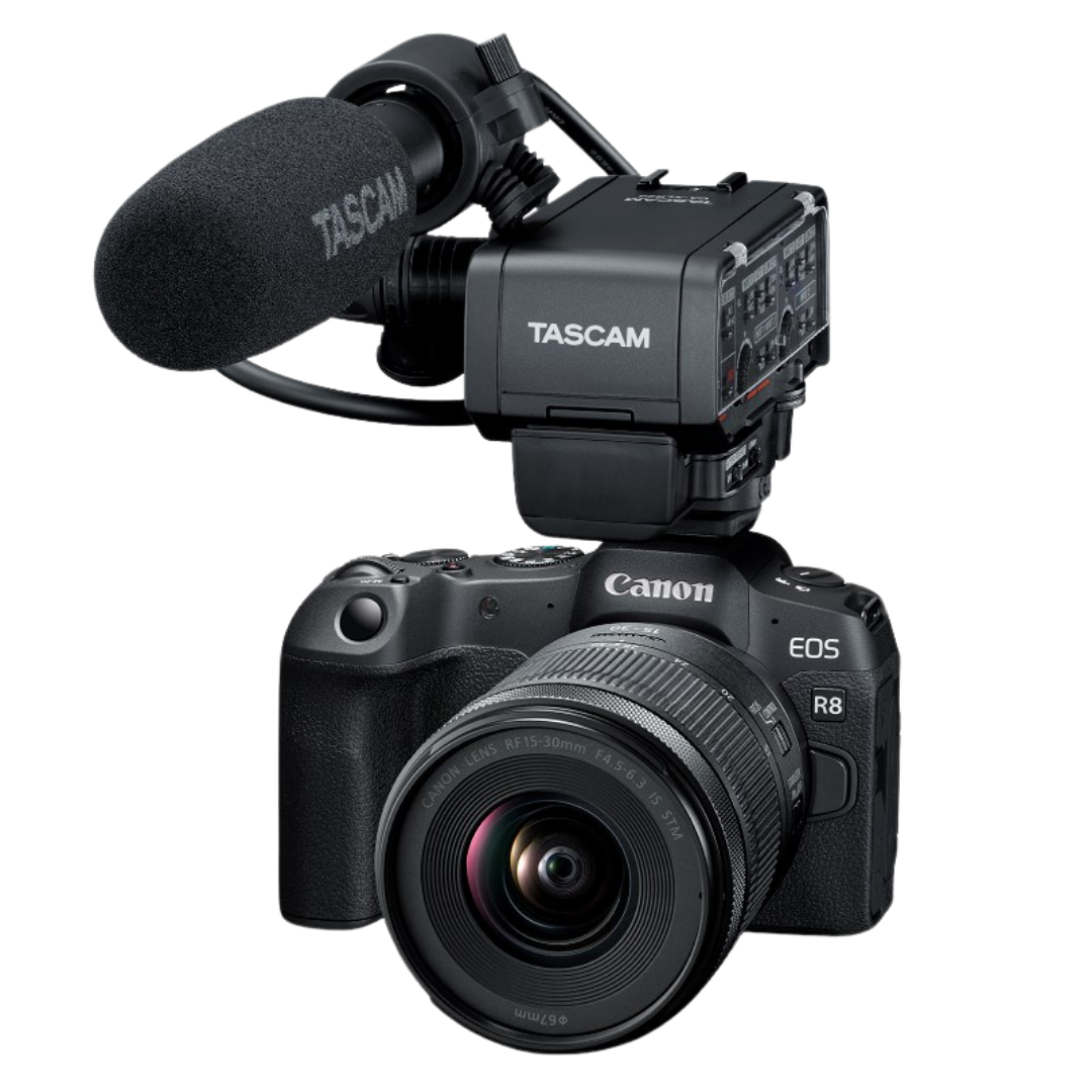 Canon EOS R8 con micrófono TASCAM — equipo profesional